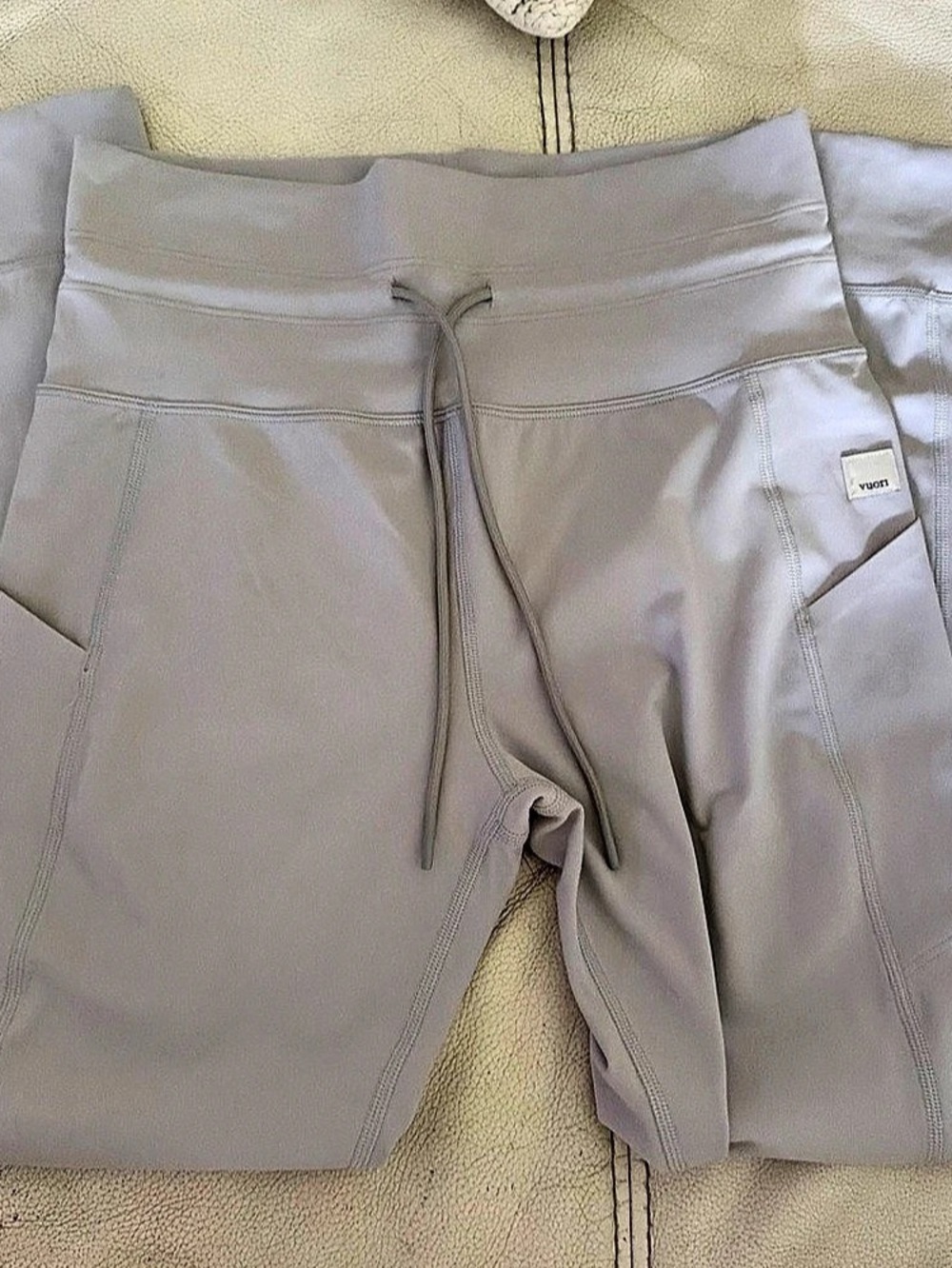 Vuori Daily Legging Performance Leggings Gray Medium